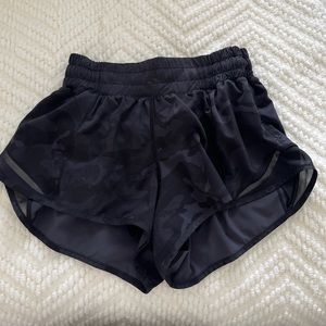lululemon hotty hot shorts